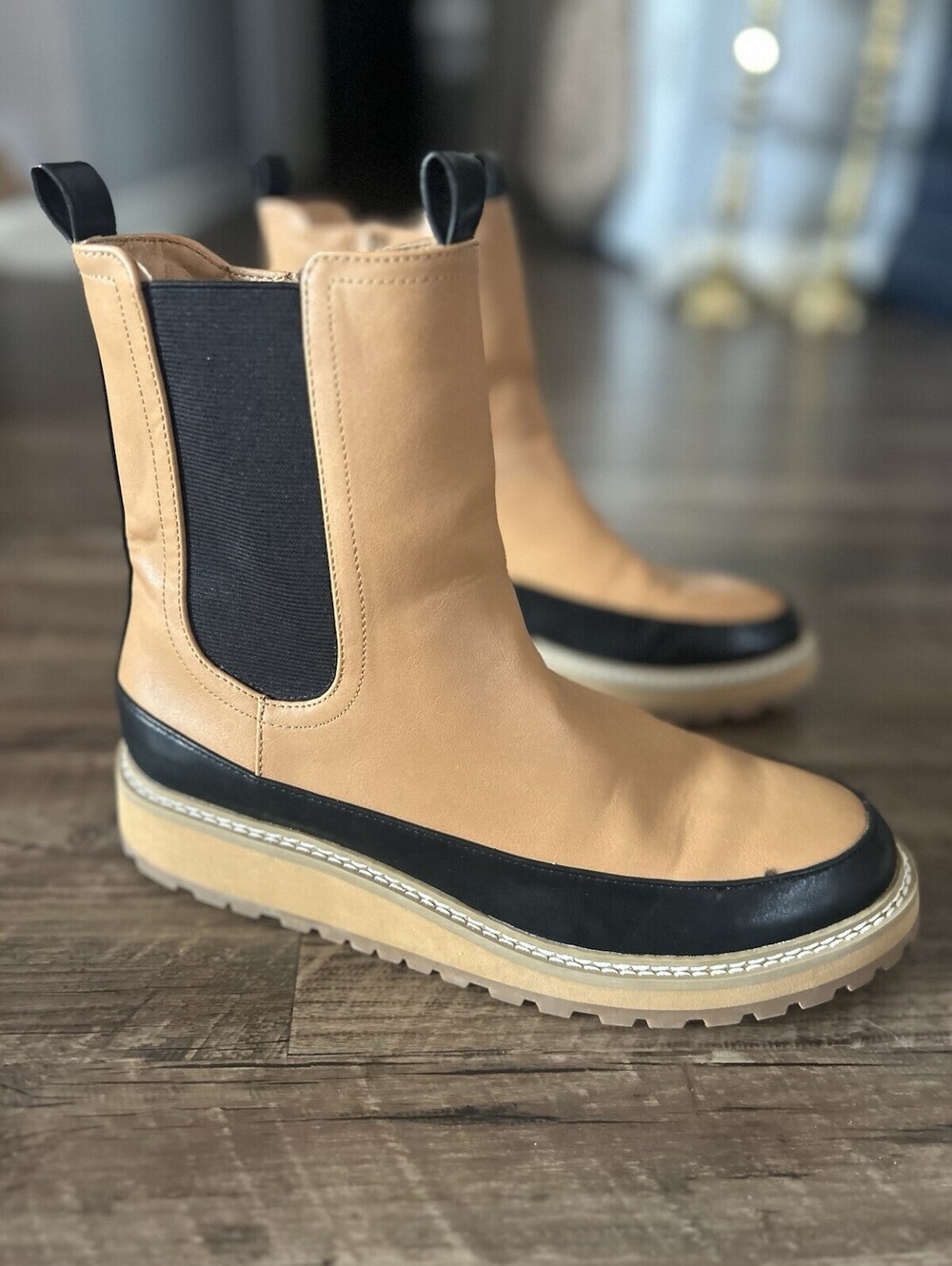 Universal Thread Cambria Chelsea Boots Size 9 Women’s